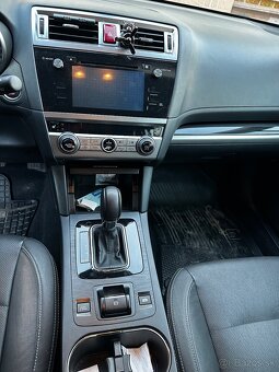 Subaru Outback 2.5i CVT - 12