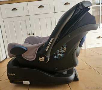 Autosedačka Maxi Cosi Cabriofix  + Isofix základňa - 12