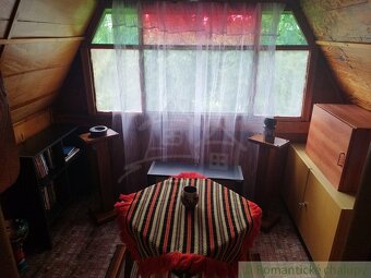 Dvojpodlažná chatka v tichej chatovej oblasti nad obcou Mo - 12