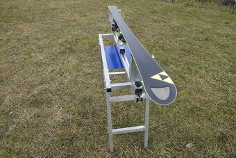 Servisný stolík na servis lyží - 12