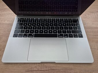 MacBook Pro (13-inch, late 2016, Two Thunderbolt 3 ports) - 12
