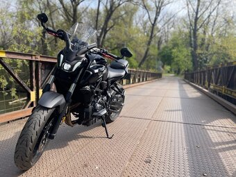 Yamaha MT 07 model 2023 - 12