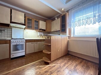 NA PREDAJ - RODINNÝ DOM, ZLATÉ, 8 KM OD BARDEJOVA - 12