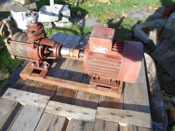 Trojstupňové čerpadlo s motorom na 380-400V - 12