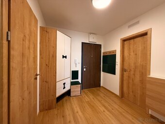 NADŠTANDARDNÝ 2 IZBOVÝ BYT V TOP LOKALITE PRI CENTRÁLI - 12