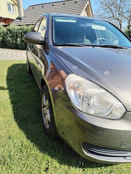 Predám hyundai accent 1.4 - 12