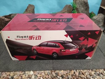 prodám model 1:18 škoda rapid spaceback - 12