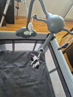 Polohovatelna cestovna postielka + prislusenstvo - 12