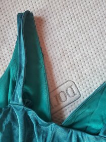 Smaragdove spolocenske saty - 12