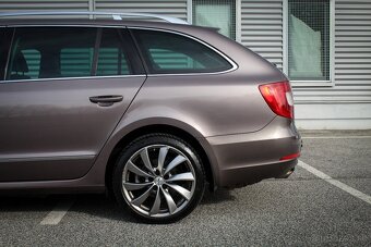 Skoda Superb 2.0 TDI DSG - 12