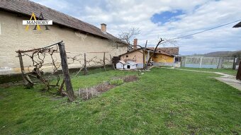 Na predaj 3 izbový rodinný dom na pozemku 2 138 m2  za 65 ti - 12