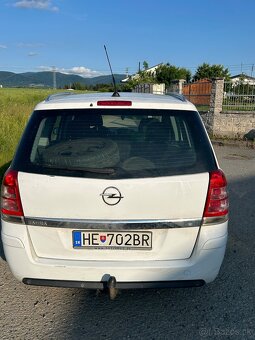 Opel Zafira 2008 r - 12