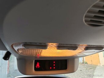 PEUGEOT 3008 1.6 HDI - 12