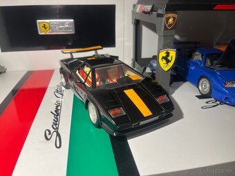 Lamborghini Countach 1:18 - 12