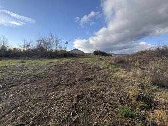🌞 Slnečný pozemok pri lese – maximum súkromia v Badíne - 12