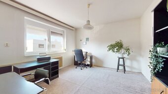 Atraktívny 5 izbový rodinný dom s garážou, veľký pozemok - 12