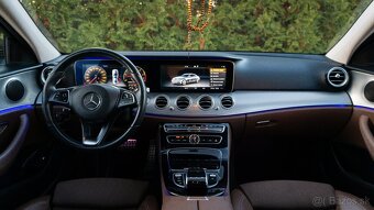 Mercedes E220d - Hnedá Metalíza, CarPlay, Letná-Zimná sada - 12