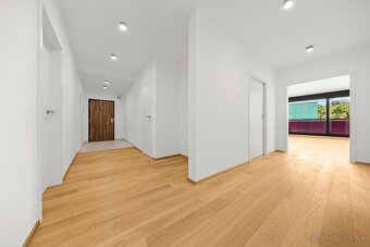 Predaj 4 izb. bytu v Cubicone, parking, pivnica, loggia - 12