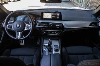 BMW Rad 5 520d xDrive A/T 140 kW - 12