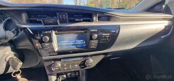 Toyota Corolla 1.4 Diesel, Zlata 2015+navigacia+2x komplety - 12