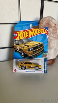Automodely 1:64 - 12