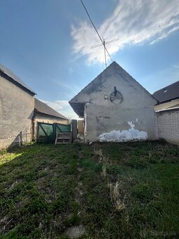 PREDAJ veľký pozemok so starším domom - Ostrov - 12