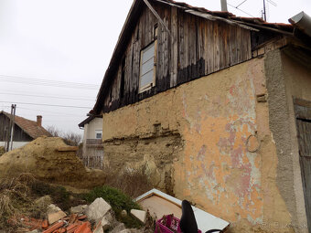 Na predaj  samostatný 3 izb. dom v obci Tvrdošovce . - 12
