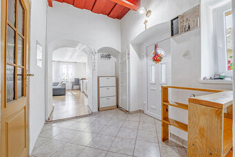 Na predaj útulný kamenný dom s garážou a záhradou |Turňa n/B - 12