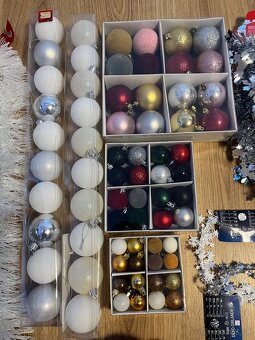 Vianočné ozdoby a dekorácie - 12