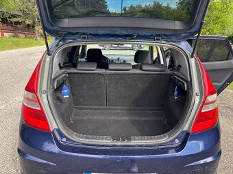 Hyundai i30 1.6 CW CRDi nafta manuál 66kw - 12