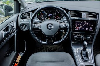 Volkswagen Golf e - 12
