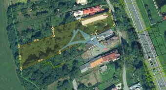 Pozemok (3171 m2 ) so starým domom na ul. Št. Tučeka vo V. K - 12