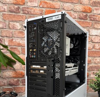 i3 13100\16GB\RTX 3070\SSD\650W Zdroj - 12