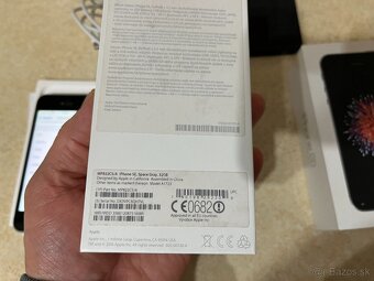 iPhone SE 32GB - TOP STAV - 12