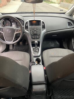 Opel astra J sports tourer - 12