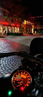 Kawasaki VN900 Custom - 12