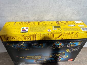 LEGO Icons 10355 Blacktron Renegade - 12