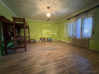 Jedinečný dom na extra veľkom pozemku Kolárovo - 12