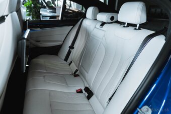 BMW M5 4.4 V8 xDrive - 12