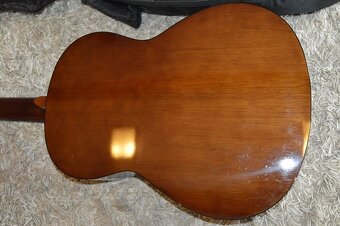 predam - gitara Yamaha C40 - 12