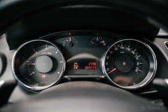 Peugeot 3008 1.6 e-HDi BVMP6 - 12