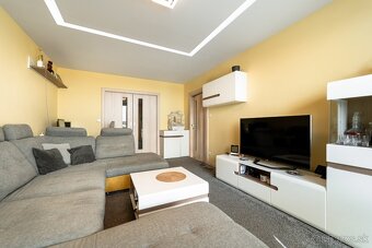 Ponúkame na PREDAJ moderný 3 izbový byt v centre mesta Košíc - 12