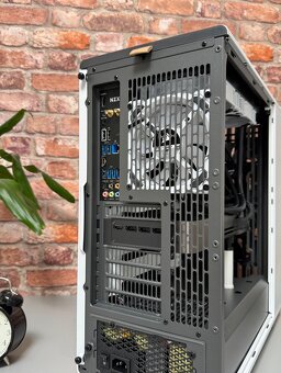 Ryzen 9 9950X3D\32GB\RTX 5080\SSD\1200W Zdroj - 12