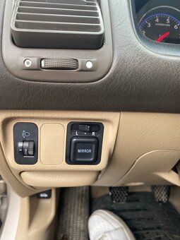 Honda Civic 7g sedan 1.6 v-tec - 12
