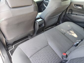 Toyota Corolla 1.8 Hybrid e-CVT Style 5000KM - 12