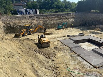 bager JCB 4CX, zemné výkopové a búracie práce, prípojky - 12