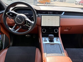 Jaguar F-pace SVR - 12