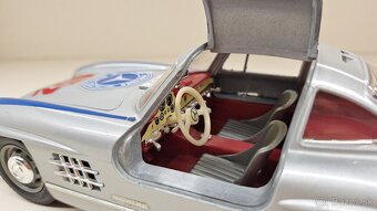 1:18 MERCEDES-BENZ 300SL No. 452 - 12