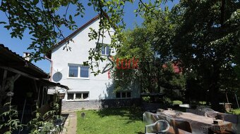 Rodinný dom s veľkým pozemkom - Orlové - 12