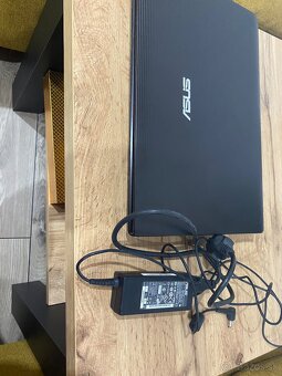 Asus X53U - 12